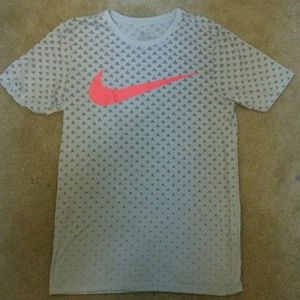 Nike shirt. In good condition